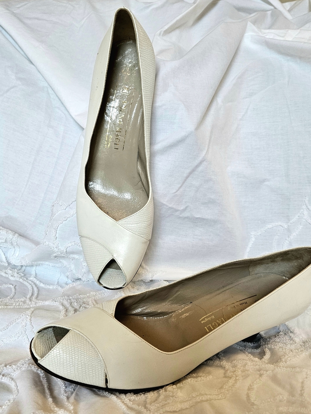 Bruno Magli White Leather Peep Toe Pumps | Size 9 AAA | Made in Italy
